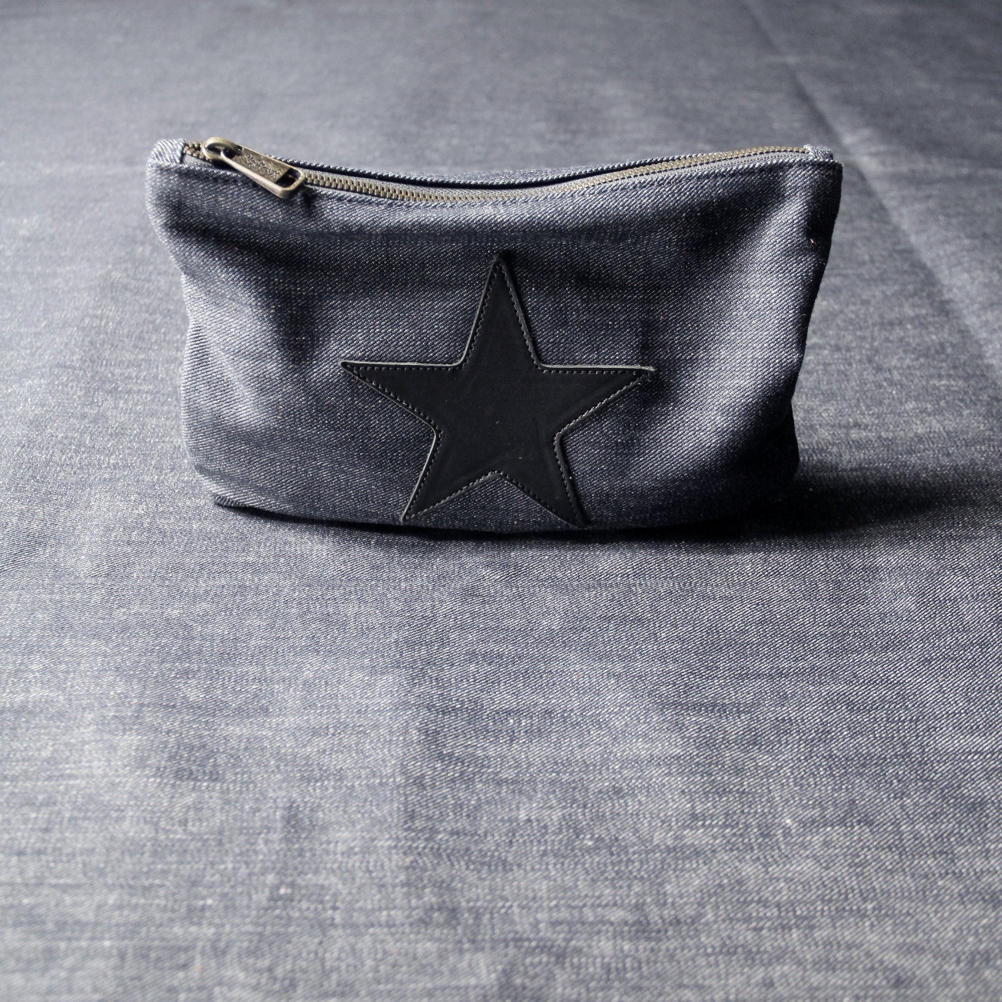 CANVAS & DENIM
