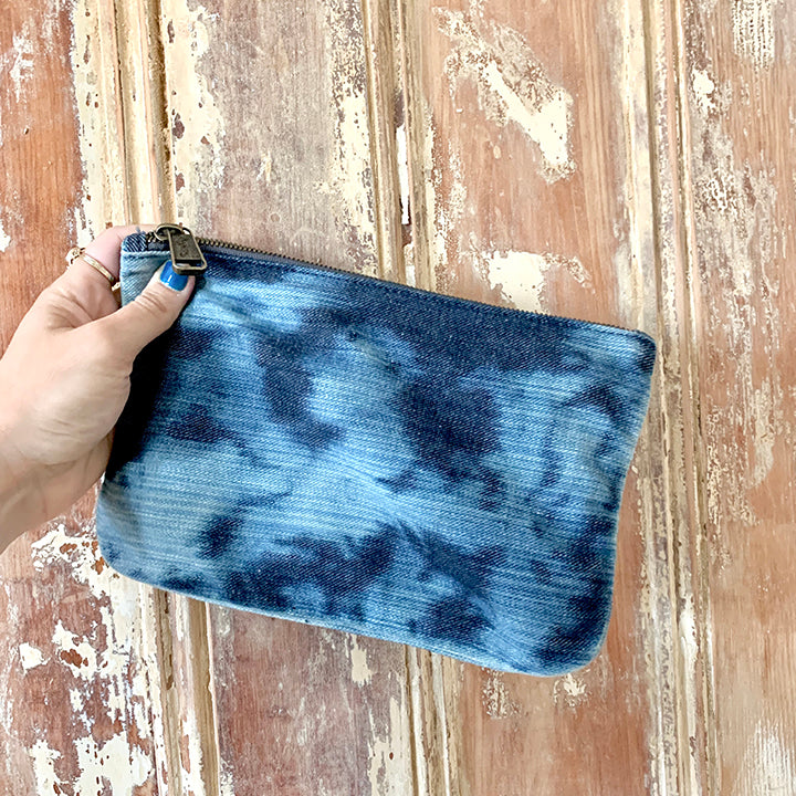 MACKENZIE83 DISTRESSED BLEECHED DENIM CLUTCH