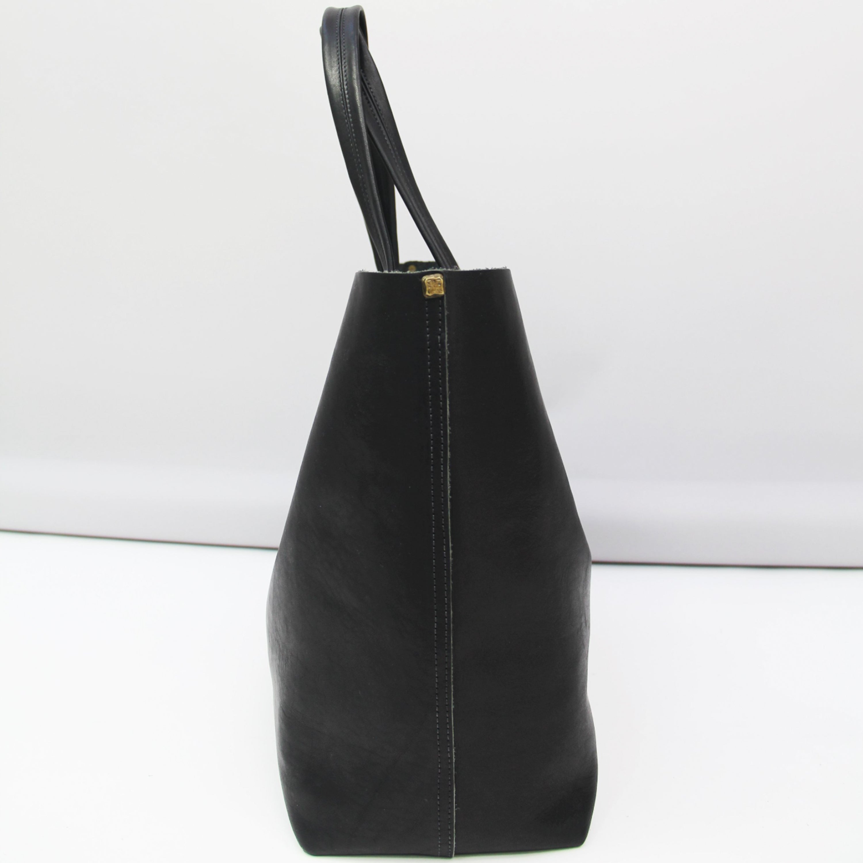 CMACK TOTE - Black Veg – MacKenzie83