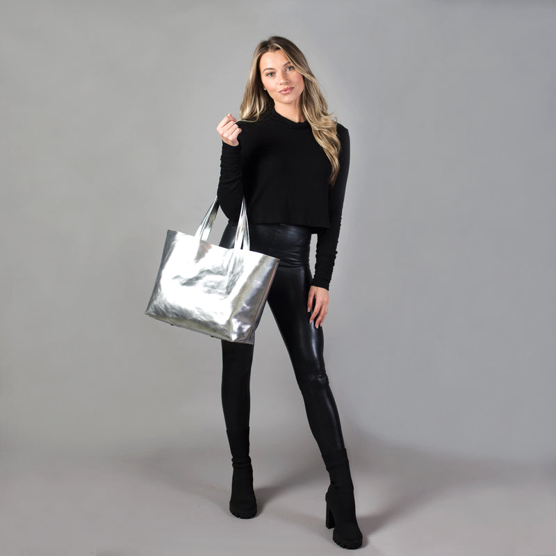 MACKENZIE83 CMACK TOTE SILVER METALLIC AMERICAN LEATHER