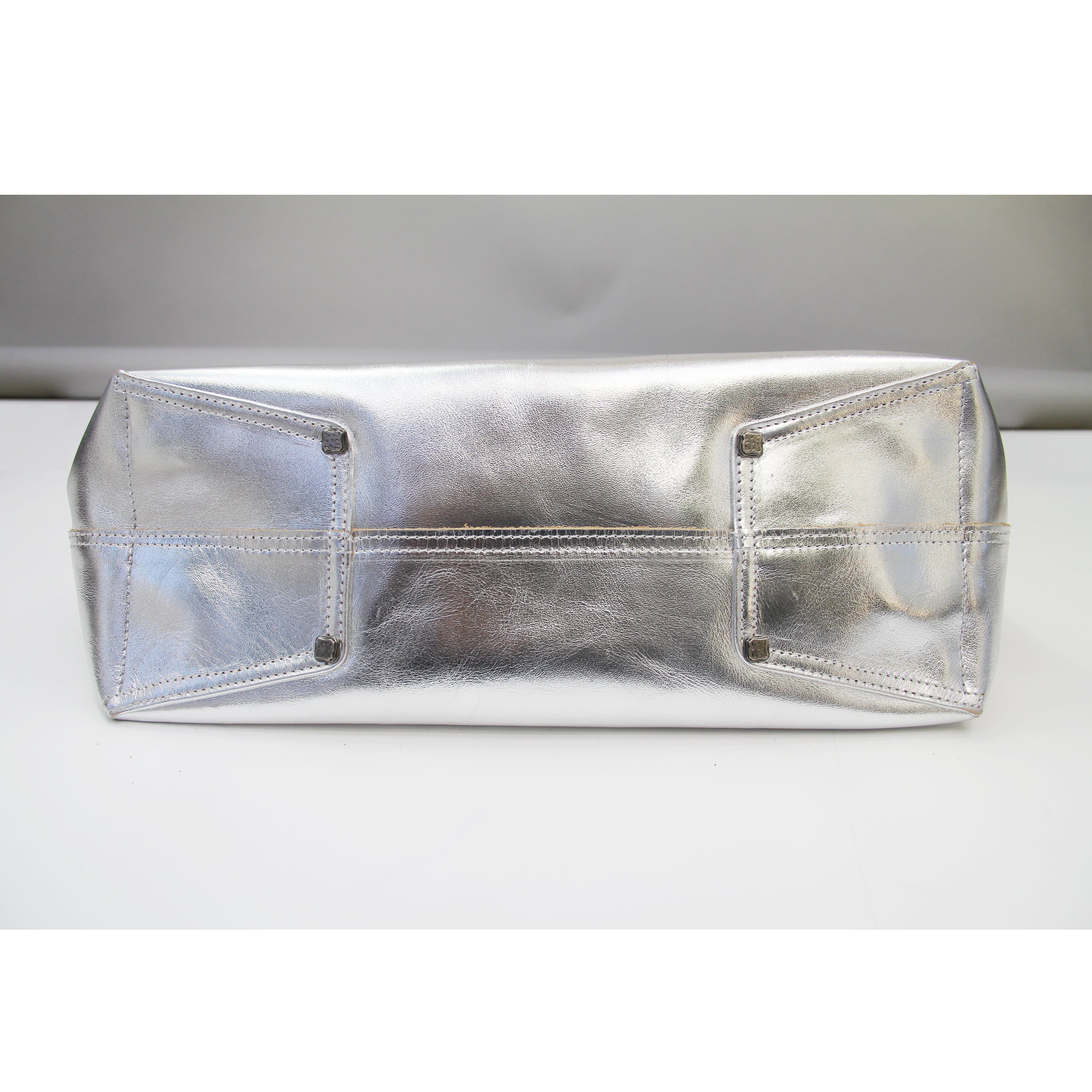 CMACK TOTE - Silver – MacKenzie83