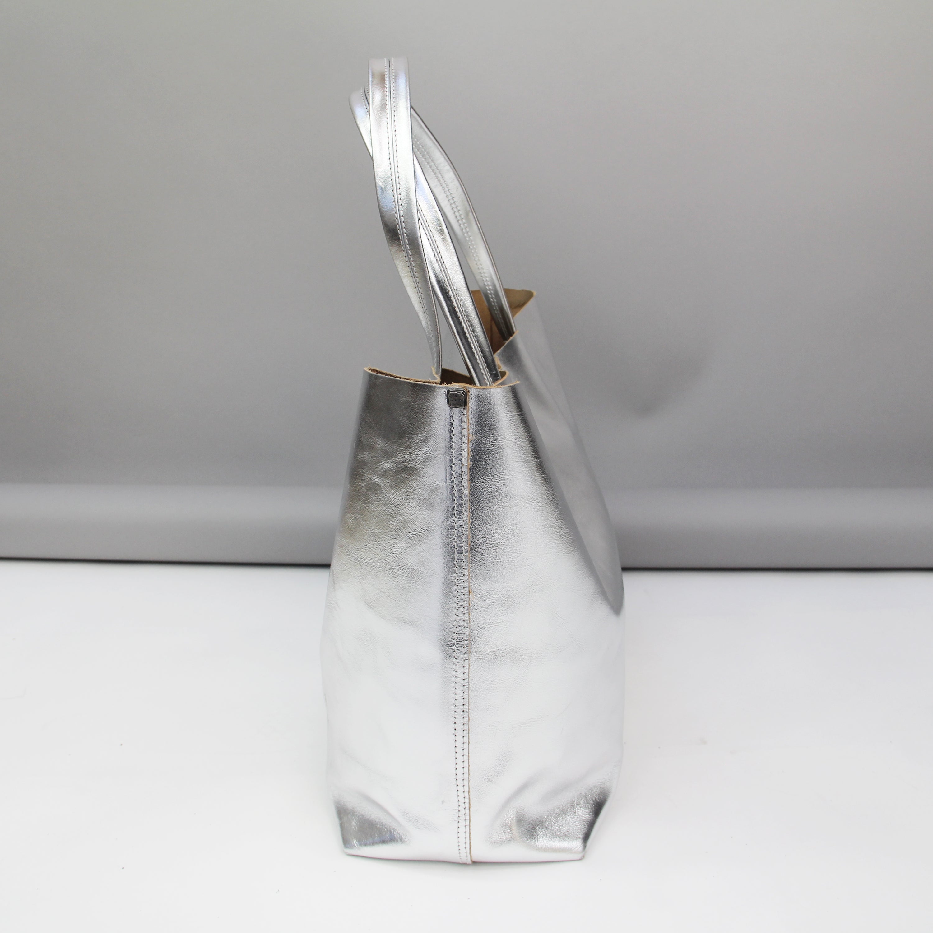CMACK TOTE - Silver – MacKenzie83