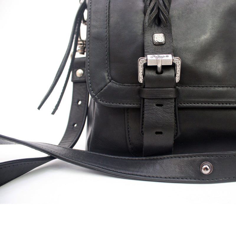 MACKENZIE83 CONVERTIBLE MESSENGER HANDBAG BLACK VEGETABLE TANNED AMERICAN HORWEEN LEATHER DETAIL HARDWARE