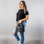MACKENZIE83 EMACK BUCKET CONVERTIBLE HANDBAG BLACK LUX AMERICAN BUFFALO LEATHER