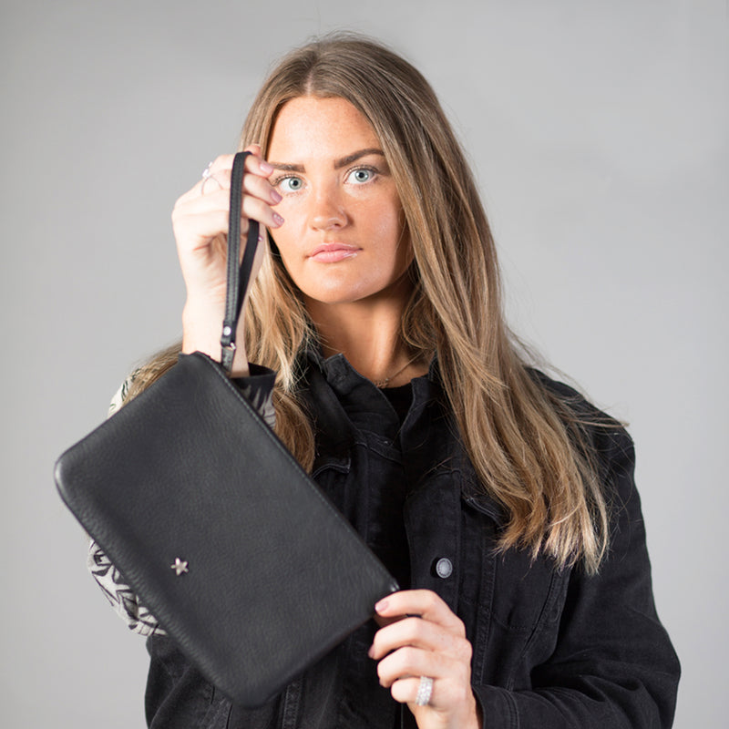 MACKENZIE83 PMACK CLUTCH HANDBAG BLACK AMERICAN BUFFALO LEATHER
