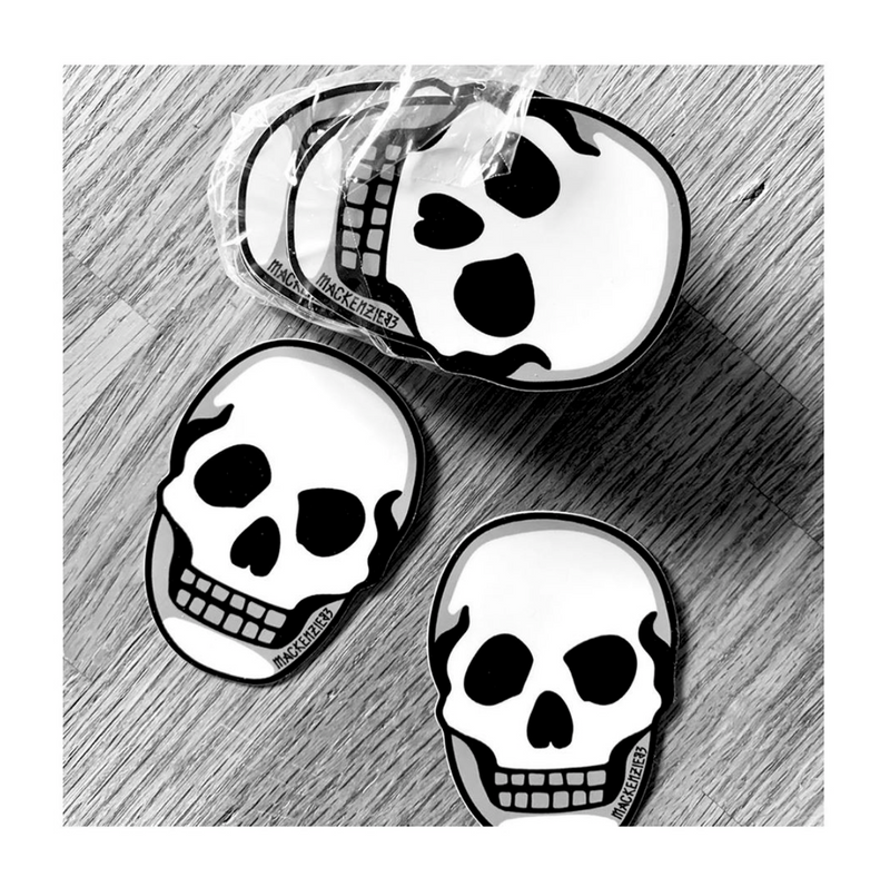 MACKENZIE83 SKULL STICKER