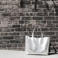 MACKENZIE83 CMACK TOTE SILVER METALLIC AMERICAN LEATHER