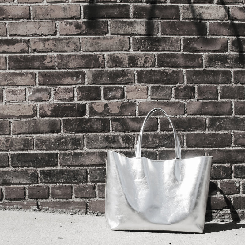 MACKENZIE83 CMACK TOTE SILVER METALLIC AMERICAN LEATHER