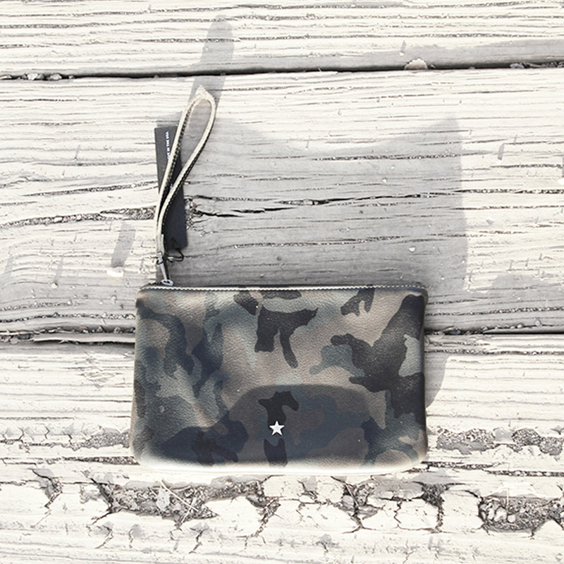 MACKENZIE83 DMACK OLIVE CAMO PRINTED AMERICAN LEATHER CLUTCH